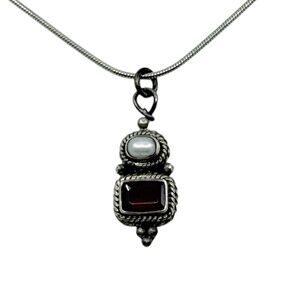Vintage sterling silver garnet & pearl pendant - GM542